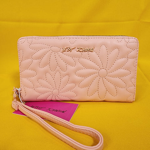 Betsey Johnson Pink Quilted Daisy Flower Spring Wallet Wristlet Zip Around