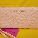 Betsey Johnson Pink Quilted Daisy Flower Spring Wallet Wristlet Zip Around