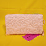 Betsey Johnson Pink Quilted Daisy Flower Spring Wallet Wristlet Zip Around